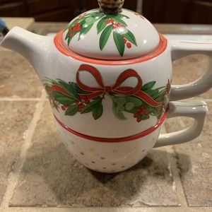 Harry and David Christmas Teapot and cup,"Tea for One"perfect Great Gift